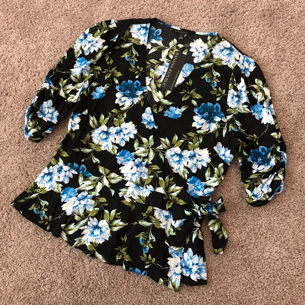 Banana Republic Shirt Womens Size S Blue Floral Wrap Top - Picture 6 of 12